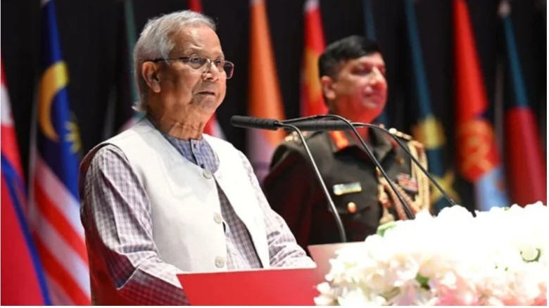 নির্বাচনে ঐতিহাসিক ভূমিকা রাখতে সশস্ত্র বাহিনীর প্রতি প্রধান উপদেষ্টার আহ্বান