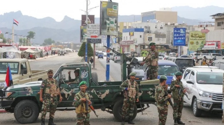 ইয়েমেন ভেঙ্গে স্বাধীন হতে চায় আমিরাতপন্থি এসটিসি