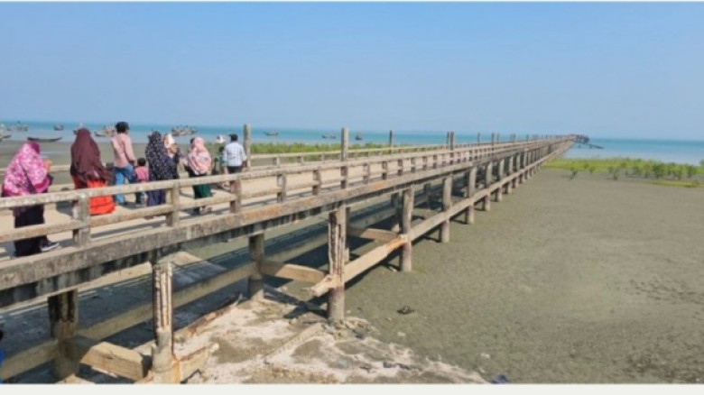 ২২ বছরেও সংস্কার হয়নি টেকনাফের শাহপরীর দ্বীপ