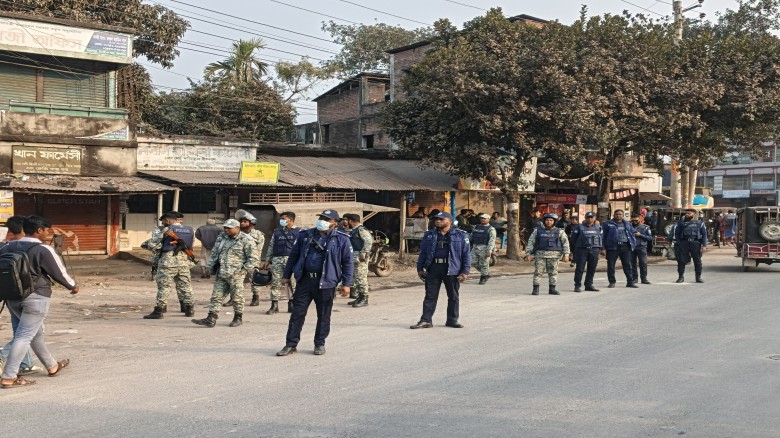 জাতীয় সংসদ নির্বাচন ঘিরে ঝিনাইদহে পুলিশের নিশ্ছিদ্র নিরাপত্তা