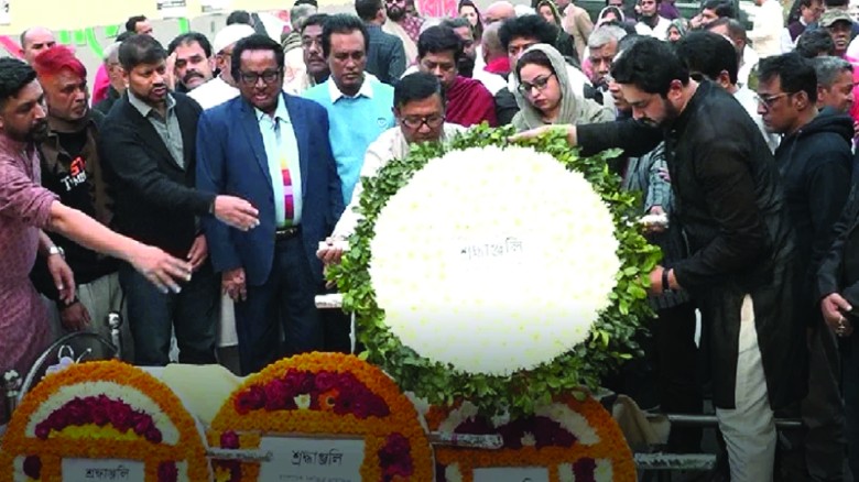 এফডিসিতে কিংবদন্তি অভিনেতা জাভেদকে শেষ শ্রদ্ধা ও জানাজা সম্পন্ন