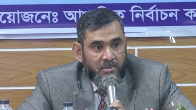 ভোটকেন্দ্রের সীমানায় কোনো ধরনের জটলা সহ্য করা হবে না: ইসি সানাউল্লাহ