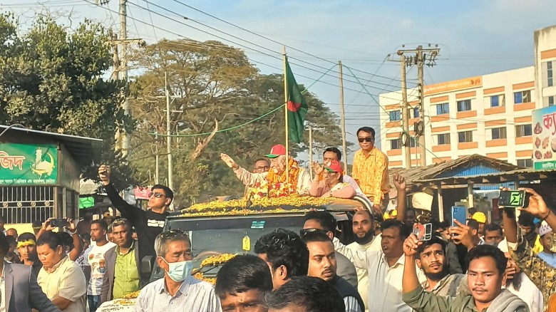 আলীকদমে ধানের শীষের প্রার্থীর গণসংযোগ ও পথসভা