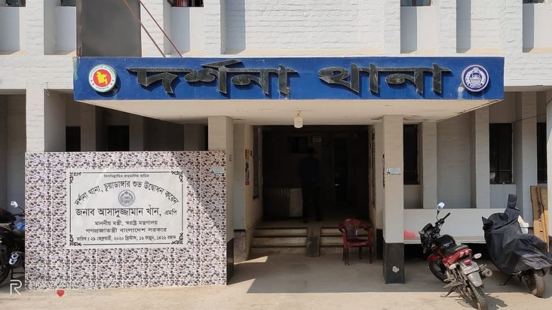 চুয়াডাঙ্গায় সড়ক সংস্কারের পিচবাহী গাড়িচাপায় প্রাণ গেল শিশুর