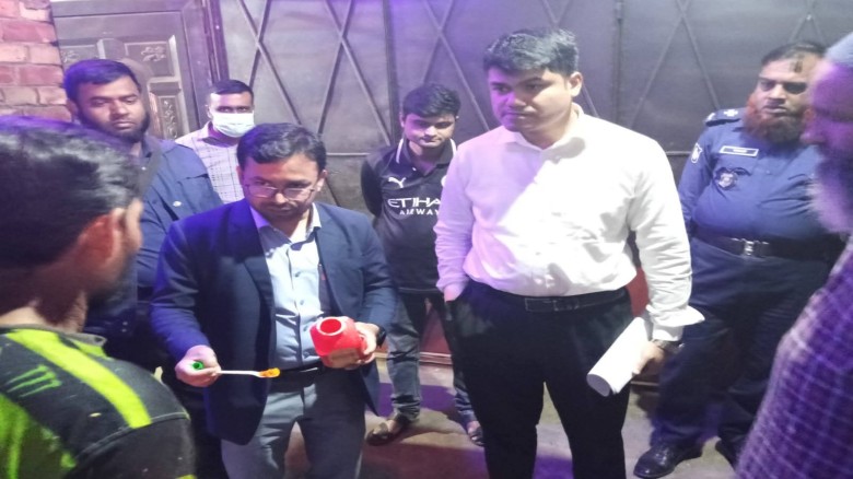 বগুড়ায় নকল তাল মিসরি কারখানায় নিরাপদ খাদ্য কর্তৃপক্ষের অভিযান