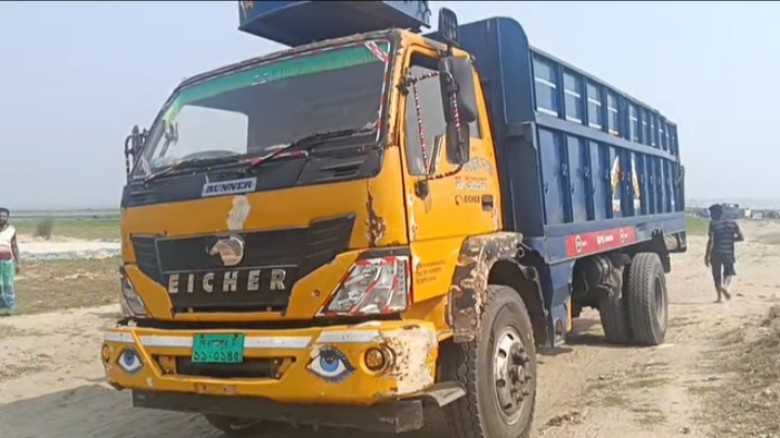 সাভার থেকে ছিনতাই হওয়া ৪০০ বস্তা চালসহ ট্রাক সোনারগাঁওয়ে উদ্ধার, আটক ১