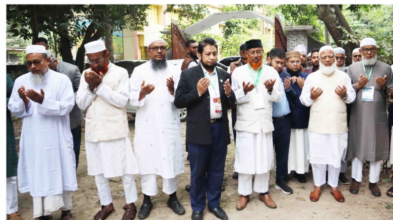 সাবেক এমপি কাজী শামসুর রহমানের কবর জিয়ারত করলেন জামায়াত আমীর