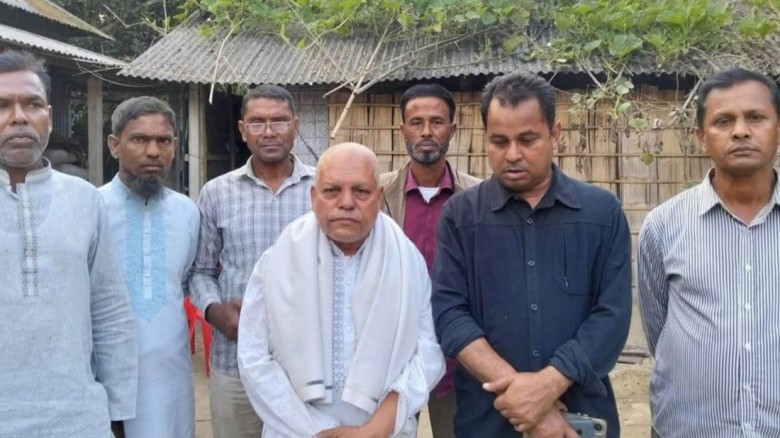 স্বতন্ত্র প্রার্থীর ভোট করায় বিএনপি নেতাকে ন্যাড়া করে দিলেন কৃষক দল নেতা