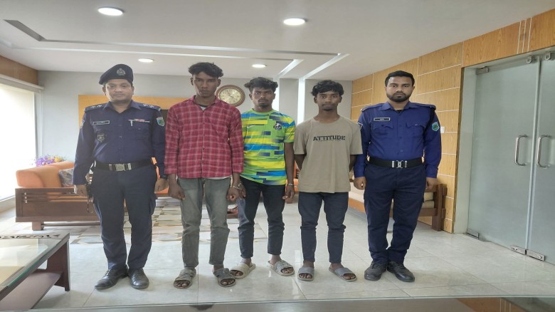 নিয়ামতপুরে বিয়েবাড়ি থেকে ডেকে তরুণীকে সংঘবদ্ধ ধর্ষণ: গ্রেফতার ৩