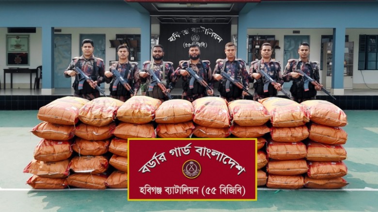 মাধবপুরে ট্রাকভর্তি বালুর নিচ থেকে অর্ধকোটি টাকার ভারতীয় জিরা জব্দ