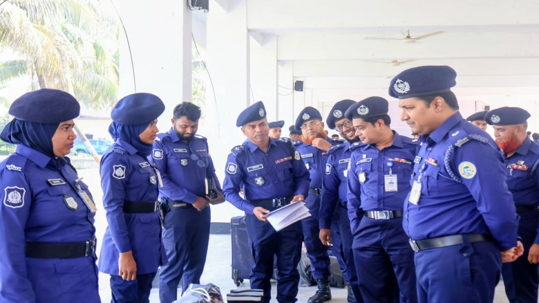 বরগুনা জেলা পুলিশ লাইন্সে কিট প্যারেড অনুষ্ঠিত