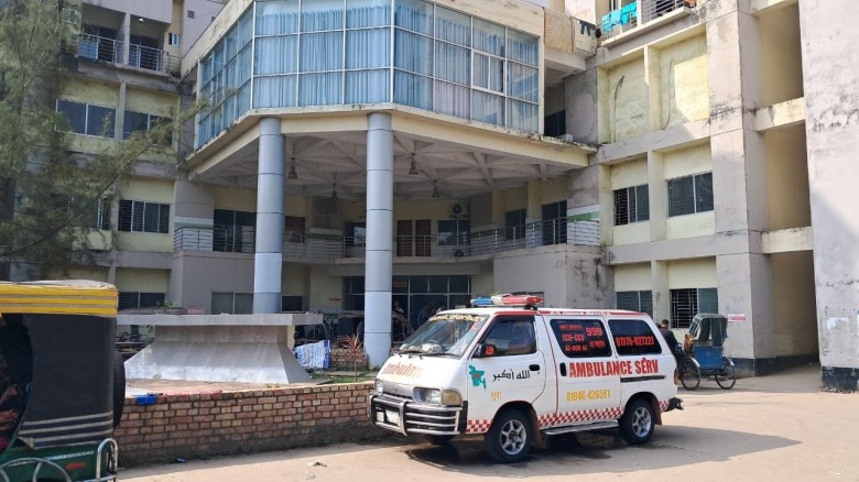 বাগেরহাট জেলা হাসপাতালে বেতন বকেয়া: হিসাবরক্ষকের বিরুদ্ধে তদন্ত