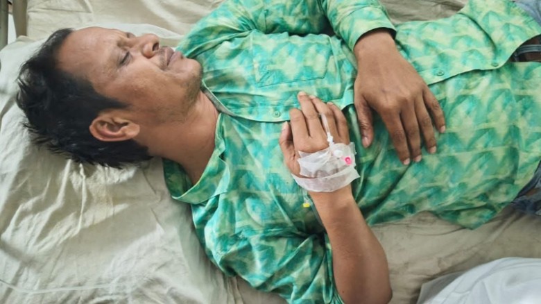 দশমিনায় প্রতিমন্ত্রীর ইফতার মাহফিলে বিশৃঙ্খলা, সাংবাদিকের ওপর হামলা