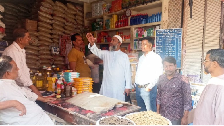 দ্রব্যমূল্য স্থিতিশীল রাখতে মোরেলগঞ্জে ক্যাব ও জামায়াতের যৌথ বাজার পরিদর্শন