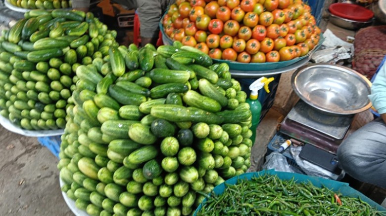 কালিয়াকৈরে লাগামহীন নিত্যপণ্যের বাজার: ক্ষুব্ধ ক্রেতারা