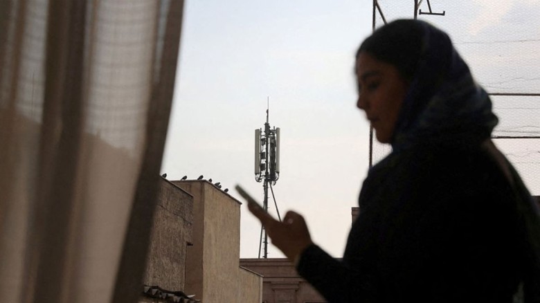 ইরানে টানা ১২০ ঘণ্টা ইন্টারনেট বন্ধ, বিচ্ছিন্ন যোগাযোগ ব্যবস্থা