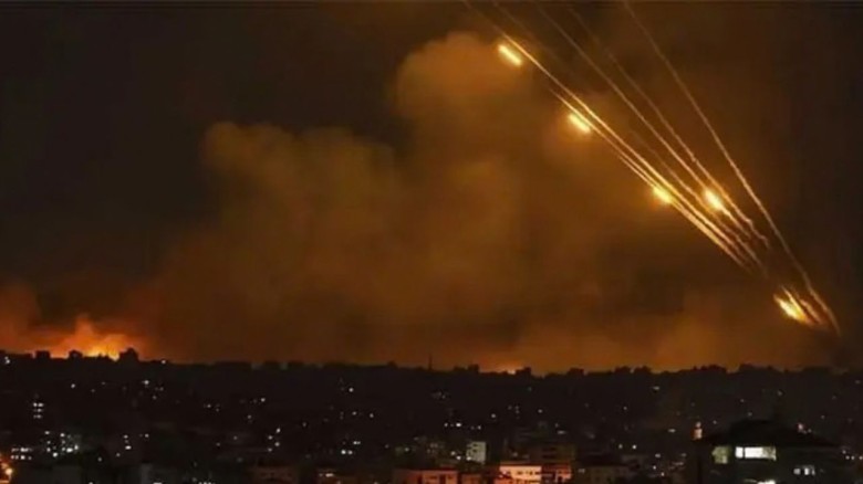 তেলআবিবে দফায় দফায় মিসাইল হামলা ইরানের
