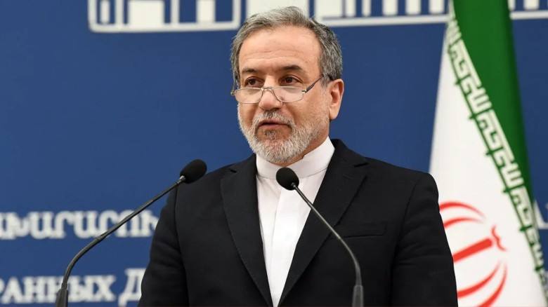 আমরা মার্কিন স্থলবাহিনীর জন্য অপেক্ষা করছি: ইরানের পররাষ্ট্রমন্ত্রী