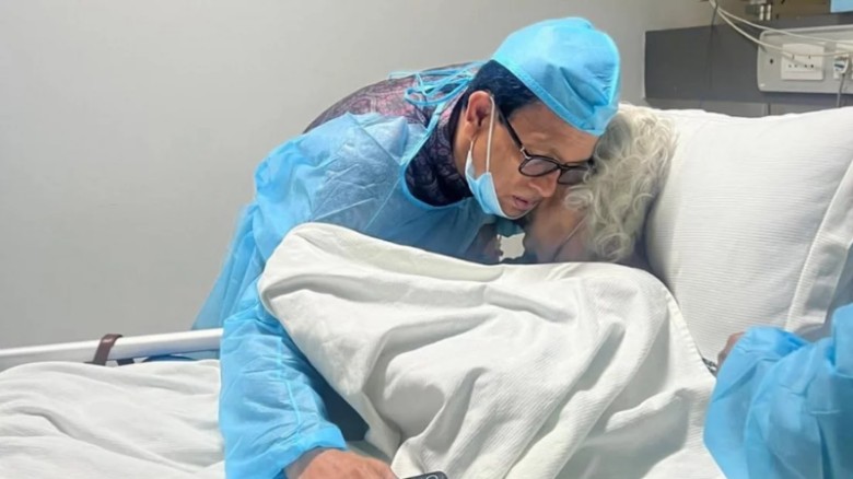 শিক্ষামন্ত্রীর মায়ের মৃত্যুর খবরটি গুজব: বিভ্রান্ত না হওয়ার আহ্বান