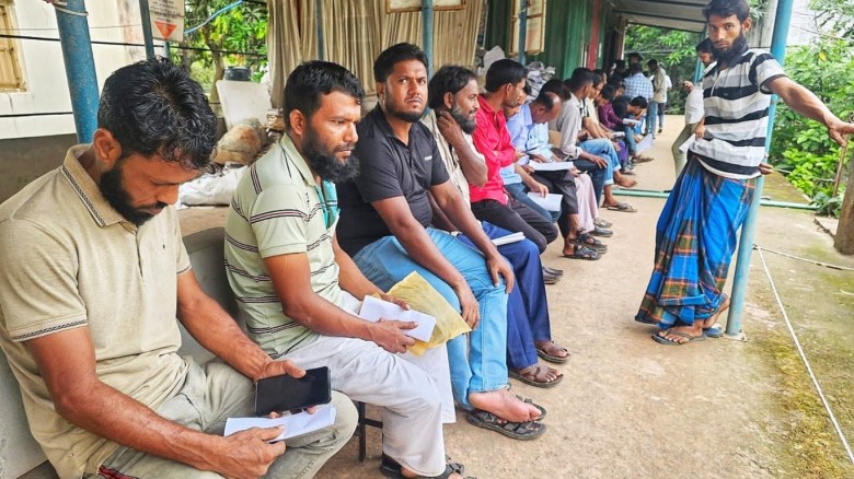 দুর্নীতির আরেক নাম গাজীপুর বিআরটিএ: দালাল ছাড়া মেলে না লাইসেন্স