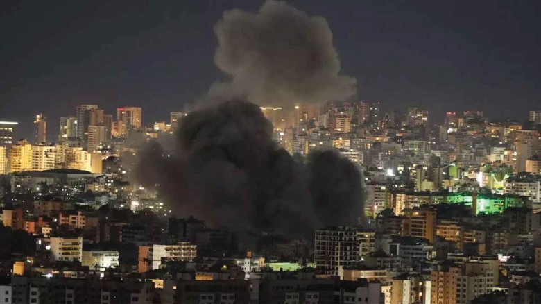 ইসরায়েল ও মার্কিন ঘাঁটিগুলোতে বড় ধরনের হামলা শুরু করেছে ইরান