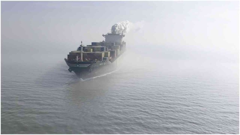 হরমুজ প্রণালিতে তিন কার্গো জাহাজে হামলা