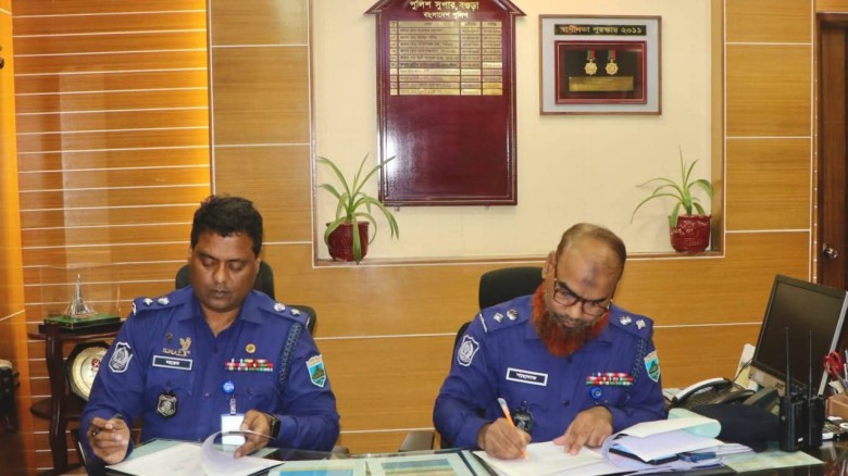 বগুড়ার নতুন পুলিশ সুপার হিসেবে মির্জা সায়েম মাহমুদের দায়িত্ব গ্রহণ
