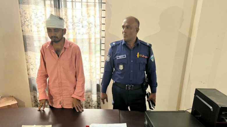 গ্রাফিকস ডিজাইন শিখে জাল নোট তৈরি: ফেনীতে যুবক গ্রেপ্তার