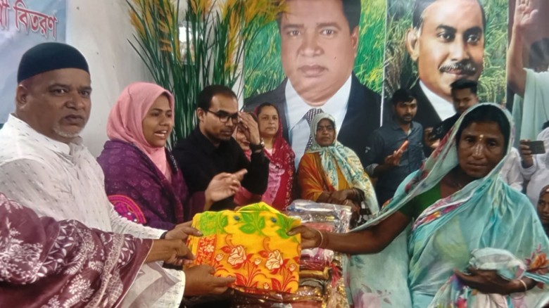 নাসিরনগরে দুঃস্থদের মাঝে প্রধানমন্ত্রীর ঈদ উপহার বিতরণ