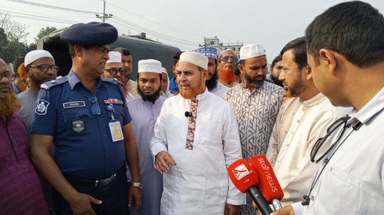 বাড়তি ভাড়া আদায় বন্ধে কঠোর হওয়ার আহ্বান রফিকুল ইসলাম খানের