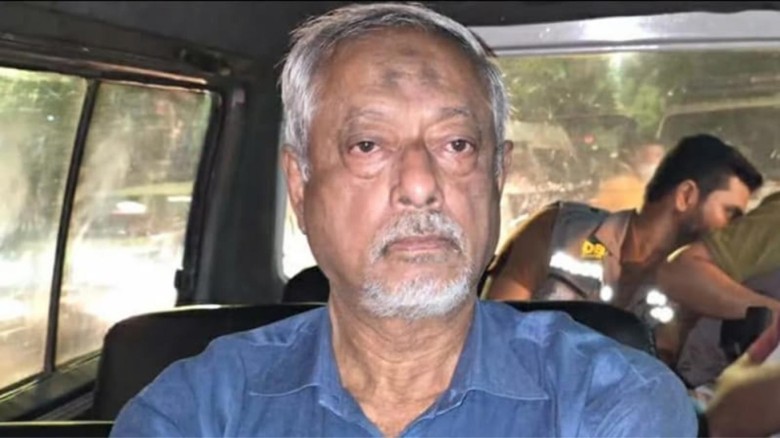 মাসুদ উদ্দিন চৌধুরীর আটকের খবরে সোনাগাজীতে মিষ্টি বিতরণ