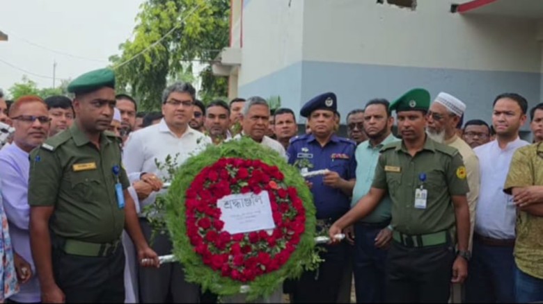 বধ্যভূমিতে শহীদদের শ্রদ্ধা নিবেদন এমপি রফিকুল ইসলাম বাচ্চুর