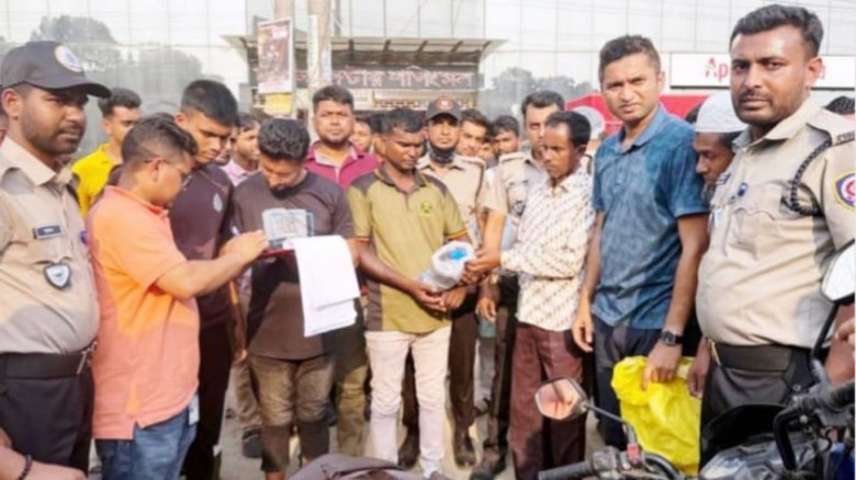 ঢাকা-ময়মনসিংহ মহাসড়কে ইয়াবাসহ দুই কারবারি গ্রেপ্তার