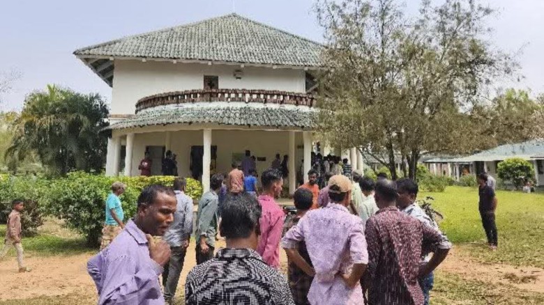 কমলগঞ্জে ভুল চিকিৎসায় স্কুলছাত্রীর মৃত্যুর অভিযোগ