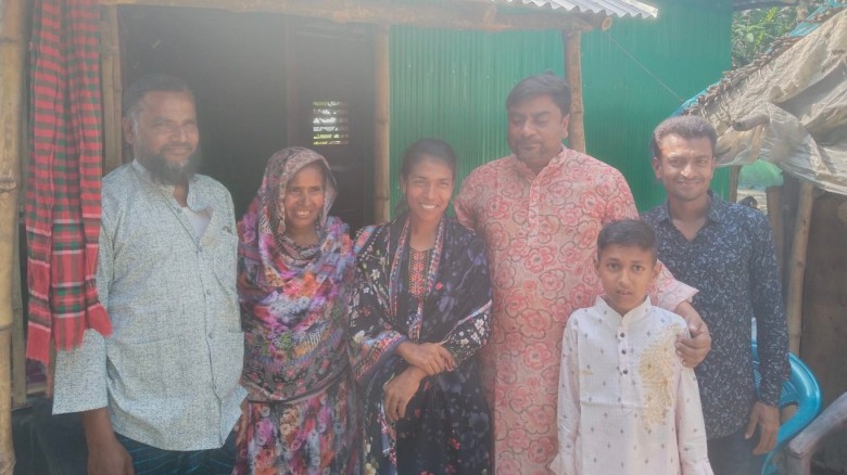 অসহায় নারীর পাশে দাঁড়িয়ে প্রশংসায় ভাসছেন চেয়ারম্যান জিন্টু