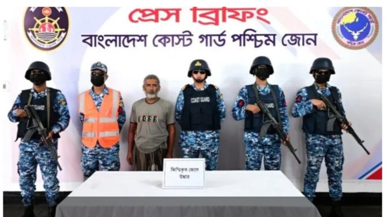 সুন্দরবনে ডাকাত জোনাব বাহিনীর কবল থেকে জিম্মি জেলে উদ্ধার