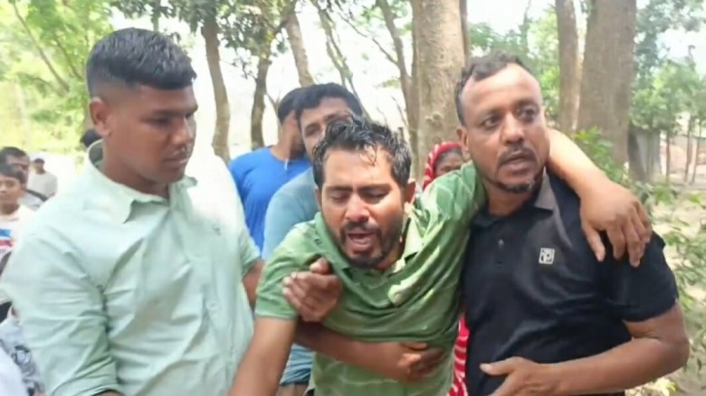 কুমিল্লায় পৃথক সড়ক দুর্ঘটনায় নিহত ৫