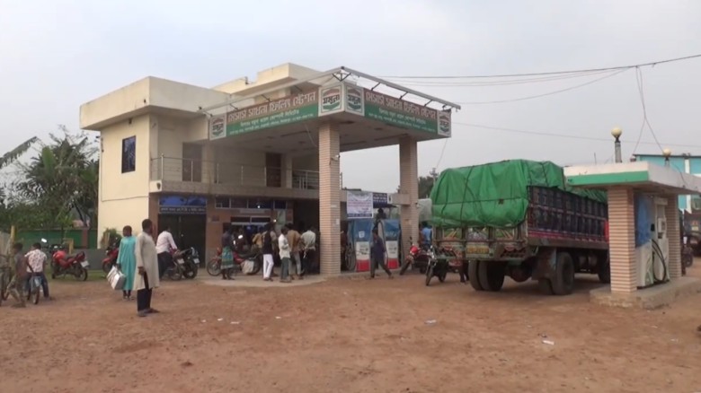 ভ্রাম্যমাণ আদালতের অভিযানে ১৬৭১ লিটার তেল জব্দ