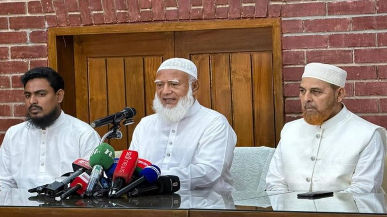 ঢাকায় বিক্ষোভের ডাক ১১ দলীয় জোটের: গণভোটের রায় বাস্তবায়নের দাবি