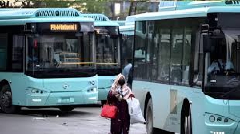 জ্বালানি সংকটে ইসলামাবাদে ফ্রি গণপরিবহন চালু