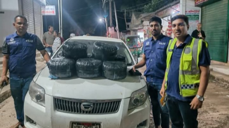 সোনারগাঁয়ে ‘মাদকের বিরুদ্ধে যুদ্ধ’ ঘোষণা: ৩২ কেজি গাঁজা উদ্ধার