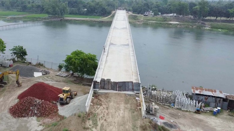 নওগাঁর ৩০ কোটি টাকার সেতু কাজে আসছে না