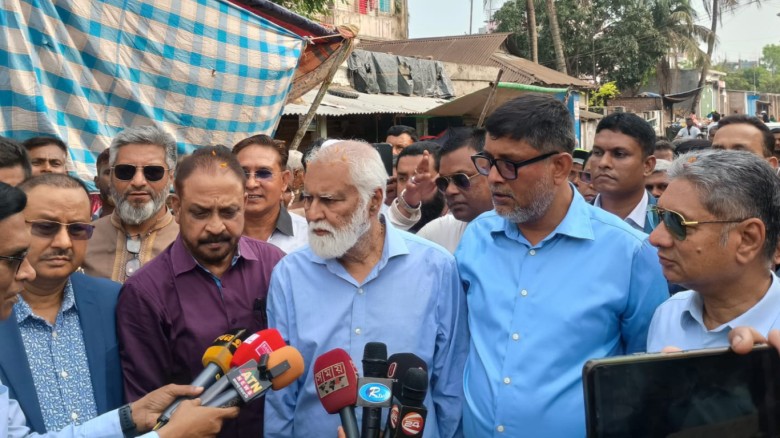 ময়মনসিংহে বস্তি পরিদর্শনে প্রতিমন্ত্রী: জীবনমান উন্নয়নের আশ্বাস