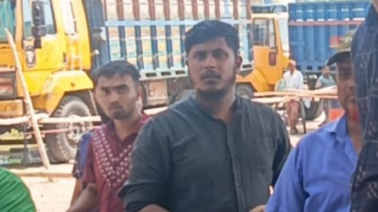 পাটকেলঘাটায় তেল নিয়ে ছাত্রলীগকর্মীর সিন্ডিকেট