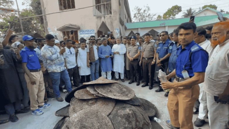 এমপির হস্তক্ষেপে রক্তক্ষয়ী সংঘর্ষের অবসান