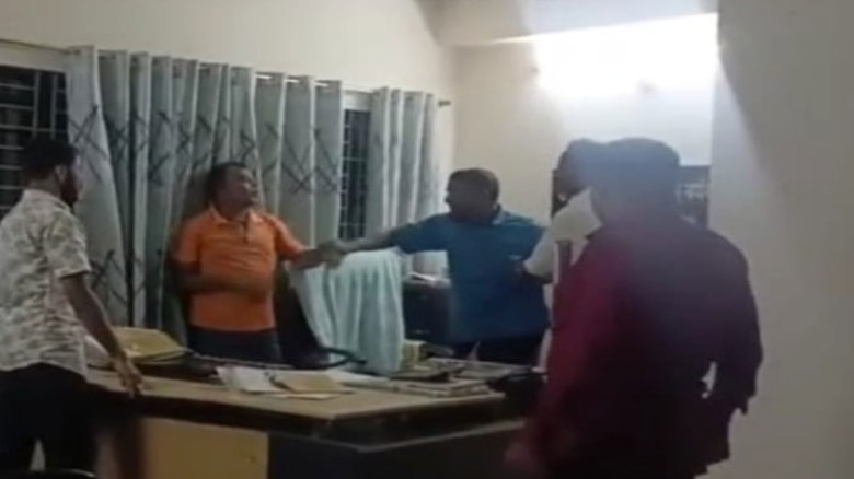 ঠাকুরগাঁওয়ে পিআইও অফিসে ত্রিমুখী সংঘর্ষ