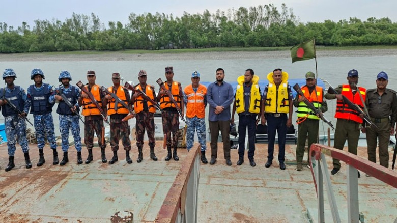 সুন্দরবনে দস্যু দমনে প্রশাসনের অভিযান