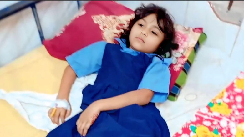 নিম্নমানের টিফিন খেয়ে ৩০ শিক্ষার্থী অসুস্থ