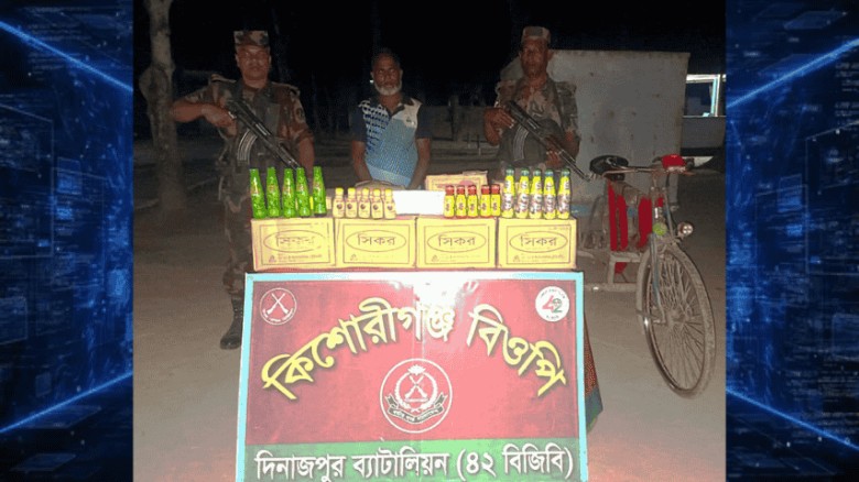 বিরলে অবৈধ সিরাপ-ভ্যানসহ আটক ১