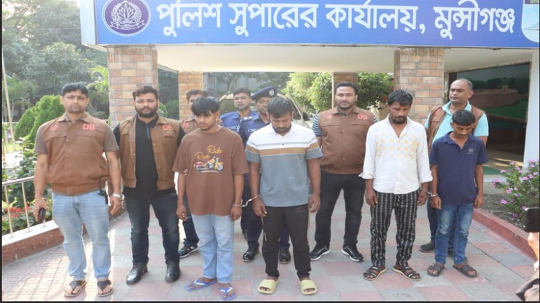 জবাইকৃত ঘোড়াসহ ৪ প্রতারক গ্রেফতার